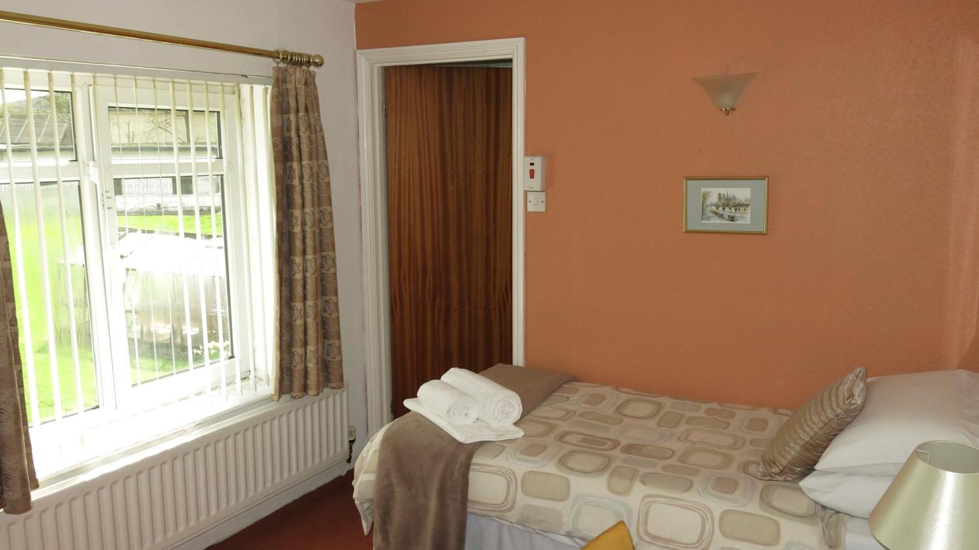 Broadwell Guest House Meriden  Phòng bức ảnh